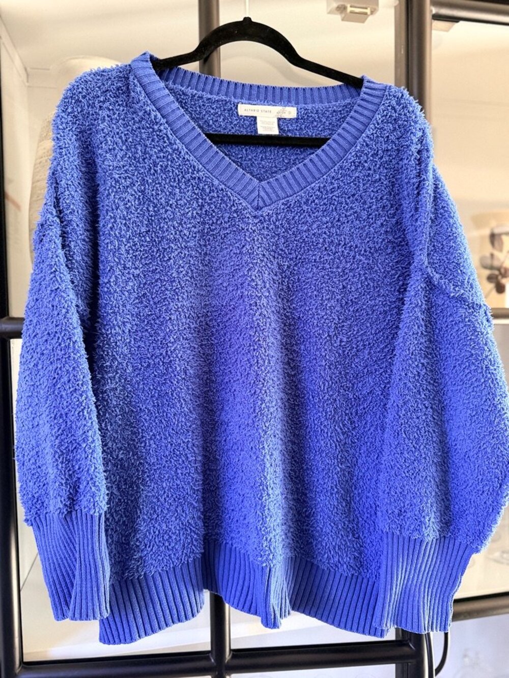 ALTAR'D STATE Royal Blue Boucle Knit V-Neck Slouchy Sweater Size S Thumbholes